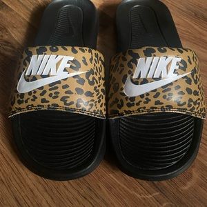 Nike Womens cheetah slides